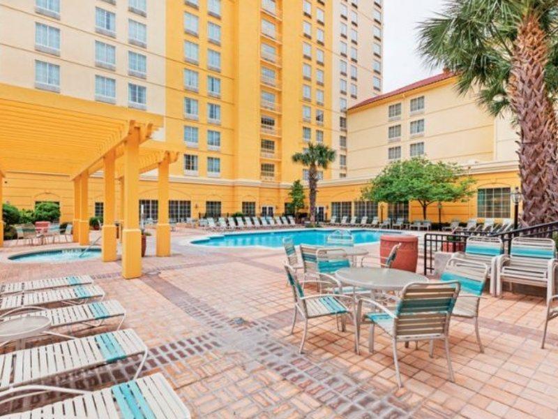 La Quinta Inn & Suites By Wyndham San Antonio Riverwalk Exterior photo